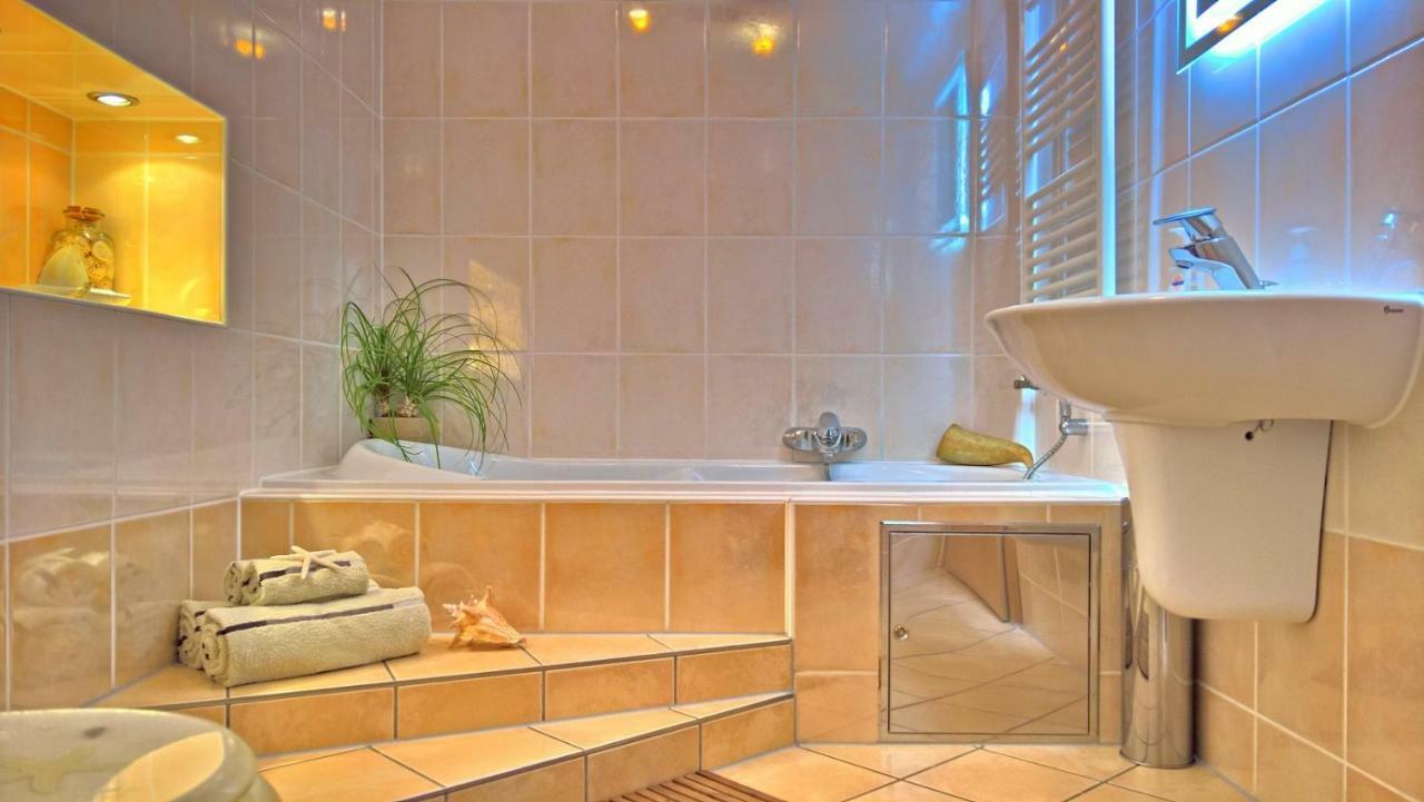 Ferienwohnung Markt 7 Mucheln Ngoại thất bức ảnh